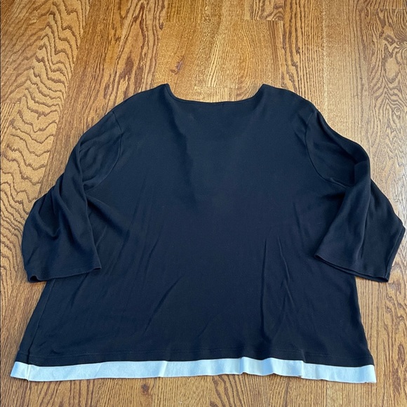 Elegant Black and Cream Women's Blouse - Picture 3 of 3